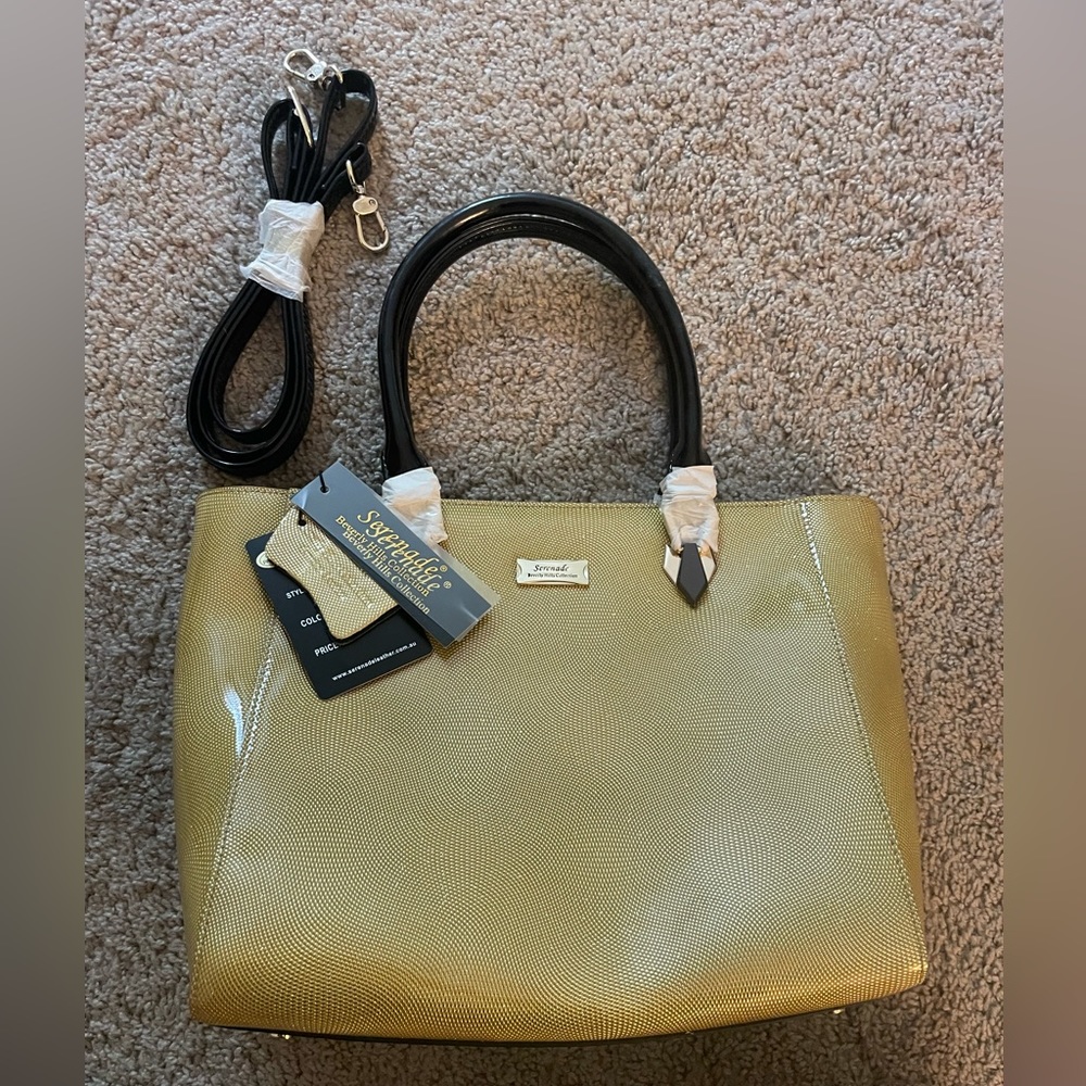 Serenade Beverly Hills Collection Crossbody all leather purse